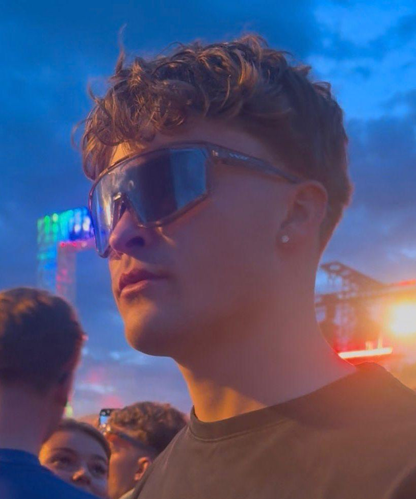founder of vyzr wearing vyzr Vega glasses